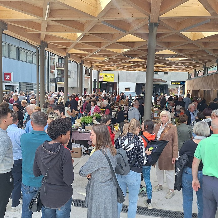 EKOPRAZNIK oživil novo pokrito tržnico v Tolminu