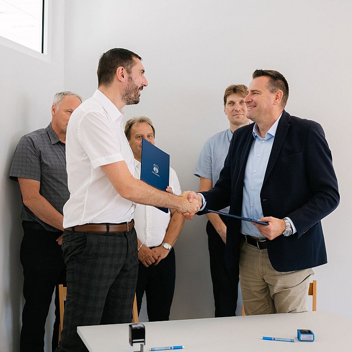 Več kot 10 milijonov evrov za prihodnost zdravstva v Posočju: investicija v razvoj regije in kakovost življenja