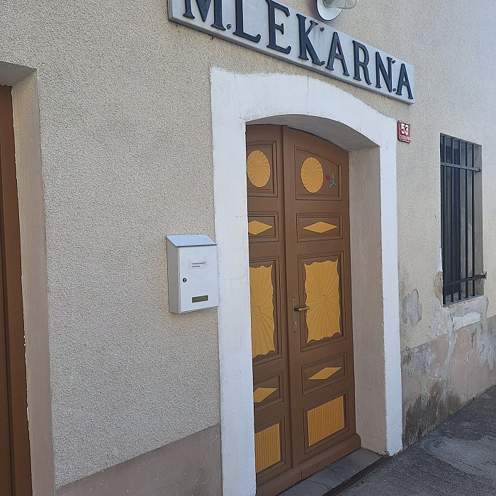 Obnovljena mlekarna v Zatolminu ohranja spomin na bogato sirarsko tradicijo