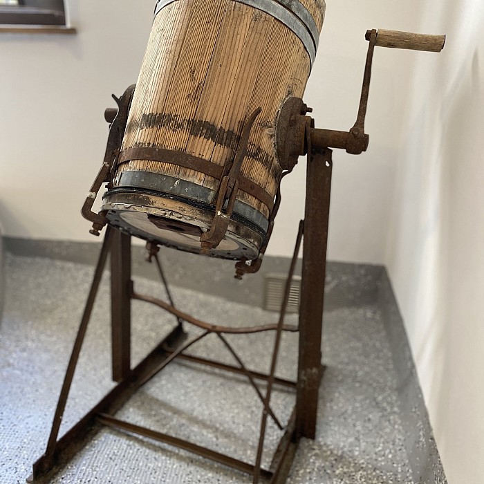 Obnovljena mlekarna v Zatolminu ohranja spomin na bogato sirarsko tradicijo