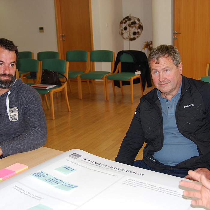 V Kobaridu o prihodnosti območij Stola in Planje: druga participativna delavnica projekta ITINERANT
