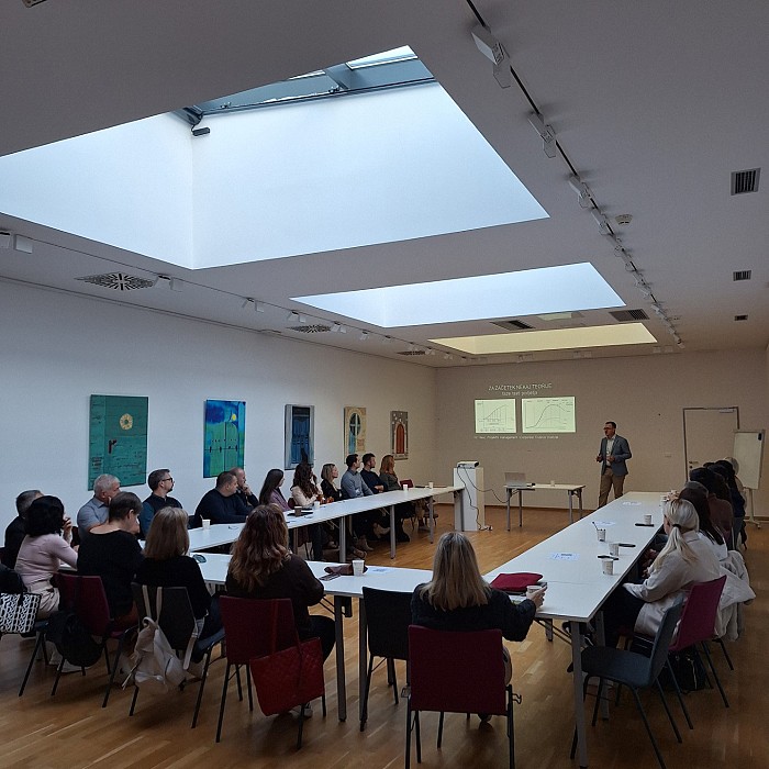 4. podjetniški zajtrk v Tolminu navdušil tudi bodoče podjetnike iz programa PONI