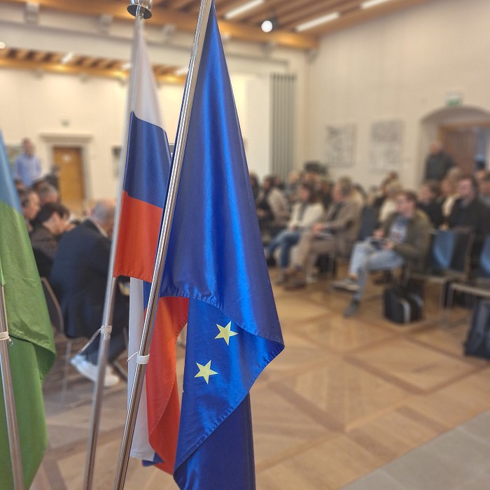 Uspešno izveden posvet o čezmejnem javnem potniškem prometu in kolesarskih izkušnjah