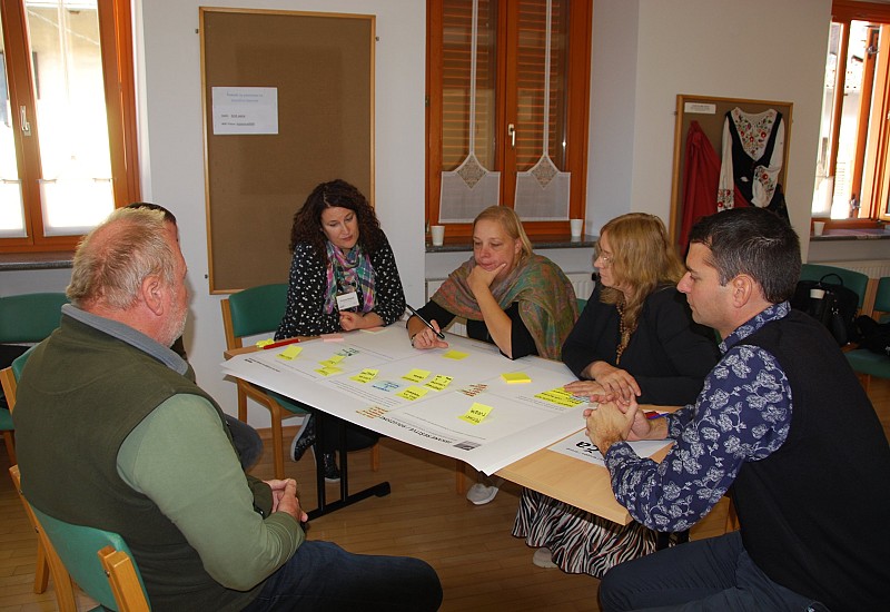 V Kobaridu o prihodnosti območij Stola in Planje: druga participativna delavnica projekta ITINERANT